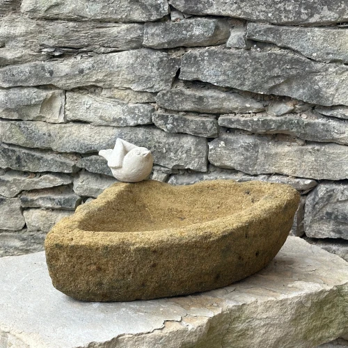 ROHOVÉ PÍTKO Z OKROVÉHO PÍSKOVCE